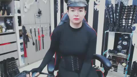 . online show from December 21, 11:44 am