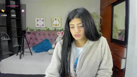 Snapshot of lia_keen chatting on February 28, 7:56 pm lia online show from February 28, 7:56 pm