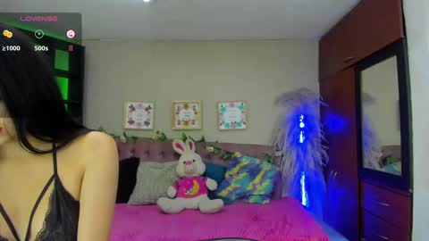 Snapshot of lia_keen chatting on March 4, 8:27 pm lia online show from March 4, 8:27 pm