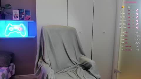 Lia online show from December 14, 8:04 pm