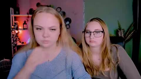 Snapshot of lia_sunset chatting on September 20, 7:17 pm Lia online show from September 20, 7:17 pm