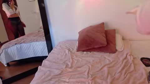 Lia online show from July 24, 9:45 pm