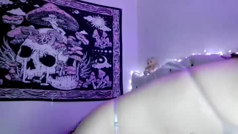 lia_whitexx online show from June 20, 3:45 am