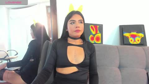 Snapshot of liaa_angel069 chatting on October 4, 4:43 am Lia online show from October 4, 4:43 am