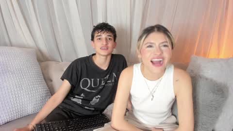 liaa  louis online show from December 22, 3:33 am