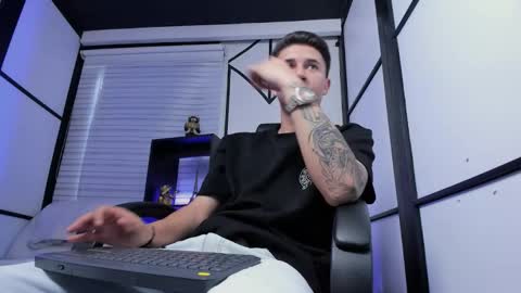 Liam Smith online show from September 10, 3:02 pm