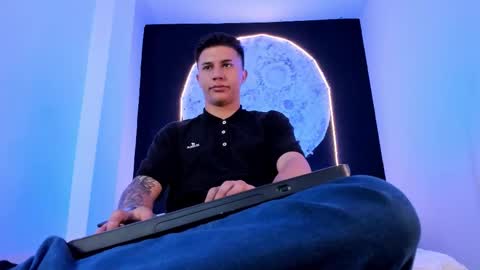 Liam Smith online show from October 27, 1:22 pm