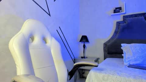 Liam Smith online show from November 23, 12:36 pm