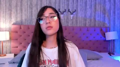 liaa turner  online show from January 14, 9:01 pm