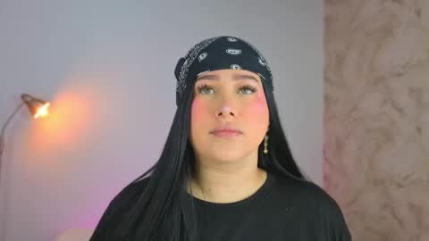 Lia Cox online show from January 7, 3:00 am