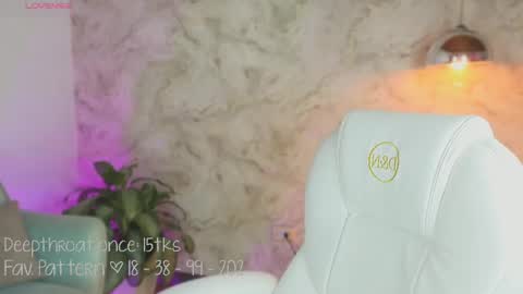 Lia Cox online show from October 5, 4:32 am