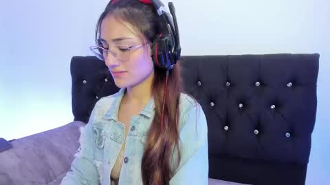 Liah  online show from November 18, 7:17 pm