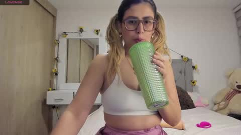 Lia  online show from February 21, 2:06 am