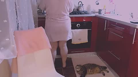 miss Lia  colection for travel online show from April 4, 11:12 pm