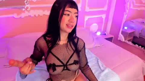 Lia lovet online show from May 6, 8:59 pm