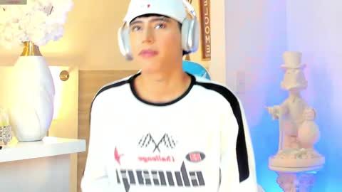 Liam online show from September 8, 11:59 pm