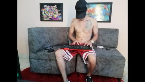 Snapshot of liam_andres12 chatting on September 10, 9:38 pm Andres online show from September 10, 9:38 pm