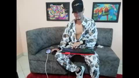 Snapshot of liam_andres12 chatting on September 18, 9:52 pm Andres online show from September 18, 9:52 pm