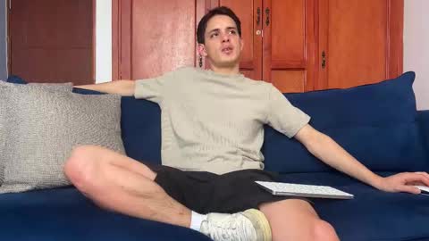 Liam online show from November 28, 4:25 pm