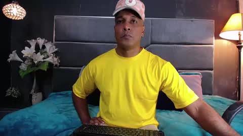 Liam online show from November 18, 7:28 pm