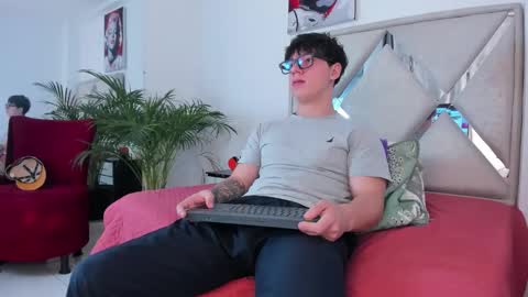 Call me Lian online show from March 9, 1:49 pm