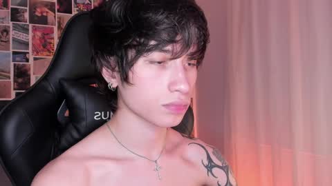 Snapshot of liamelf chatting on December 27, 10:12 am Liam online show from December 27, 10:12 am