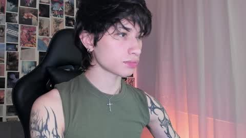 Snapshot of liamelf chatting on December 26, 6:19 am Liam online show from December 26, 6:19 am