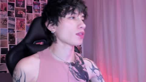 Snapshot of liamelf chatting on January 20, 5:26 am Liam online show from January 20, 5:26 am