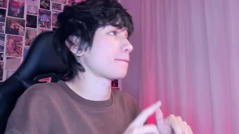 Snapshot of liamelf chatting on January 26, 10:45 am Liam online show from January 26, 10:45 am