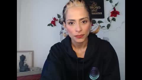 Lia Miller online show from December 18, 12:51 pm