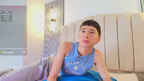 lian_cameron online show from April 17, 4:04 am