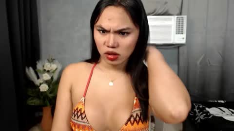 Snapshot of liane_mei chatting on October 5, 10:06 pm Liane online show from October 5, 10:06 pm