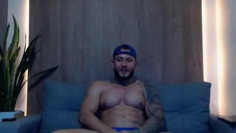 lianjones9 online show from February 6, 2:55 am