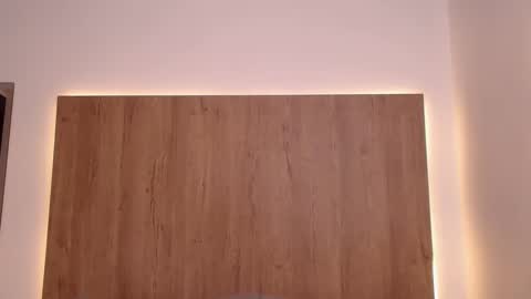 lianjones9 online show from October 24, 6:19 pm