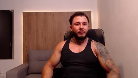 lianjones9 online show from September 8, 5:12 pm