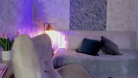 Snapshot of liannaa_ chatting on October 7, 7:43 pm Lian online show from October 7, 7:43 pm