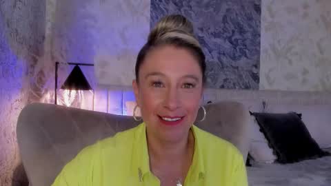 Snapshot of liannaa_ chatting on October 14, 7:39 pm Lian online show from October 14, 7:39 pm