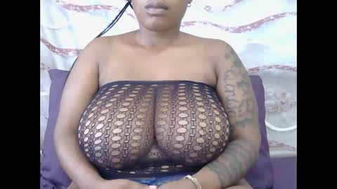 Snapshot of lickabletash98 chatting on January 24, 9:17 am lickabletash98 online show from January 24, 9:17 am