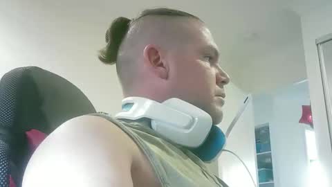 lickitwell29 online show from April 15, 1:31 am