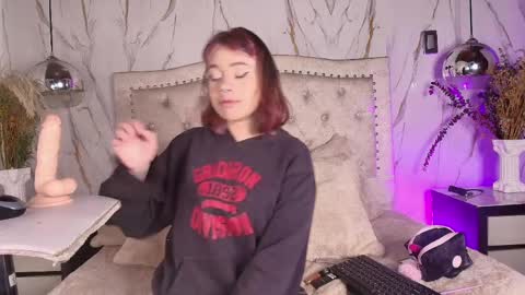 lickpink1_ online show from April 3, 3:35 am