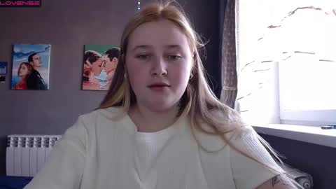 light_lunaa online show from October 20, 7:35 am