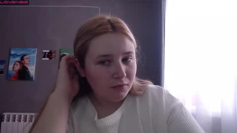 light_lunaa online show from November 5, 7:10 am