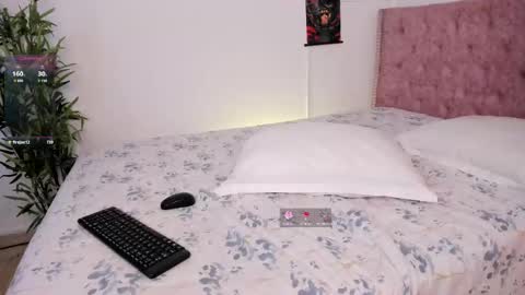 Snapshot of liia_sweett chatting on September 11, 4:30 pm Lia Sweet online show from September 11, 4:30 pm