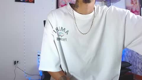 Snapshot of liiaam_lee_ chatting on September 18, 10:14 pm Daniel online show from September 18, 10:14 pm