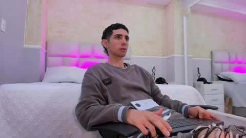 L I I A M online show from March 4, 5:32 am