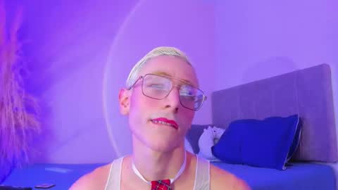 Liiam Luna online show from October 24, 11:11 am