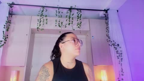 Snapshot of liiavega chatting on September 16, 11:45 am online show from September 16, 11:45 am