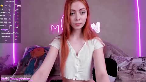 Snapshot of lika_moon chatting on March 12, 4:41 am Lika online show from March 12, 4:41 am