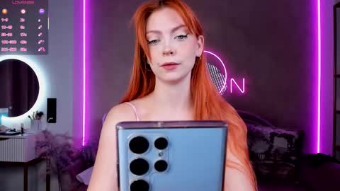 Snapshot of lika_moon chatting on October 9, 3:01 am Lika online show from October 9, 3:01 am