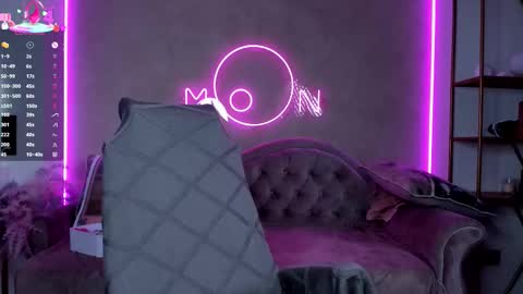 Snapshot of lika_moon chatting on September 16, 1:51 am Lika online show from September 16, 1:51 am